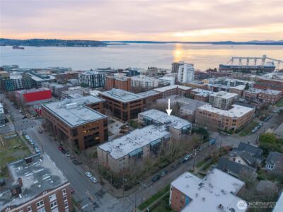 275 W Roy Street #412, Seattle, WA 98119-3860 - Photo 29