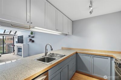 275 W Roy Street #412, Seattle, WA 98119-3860 - Photo 8