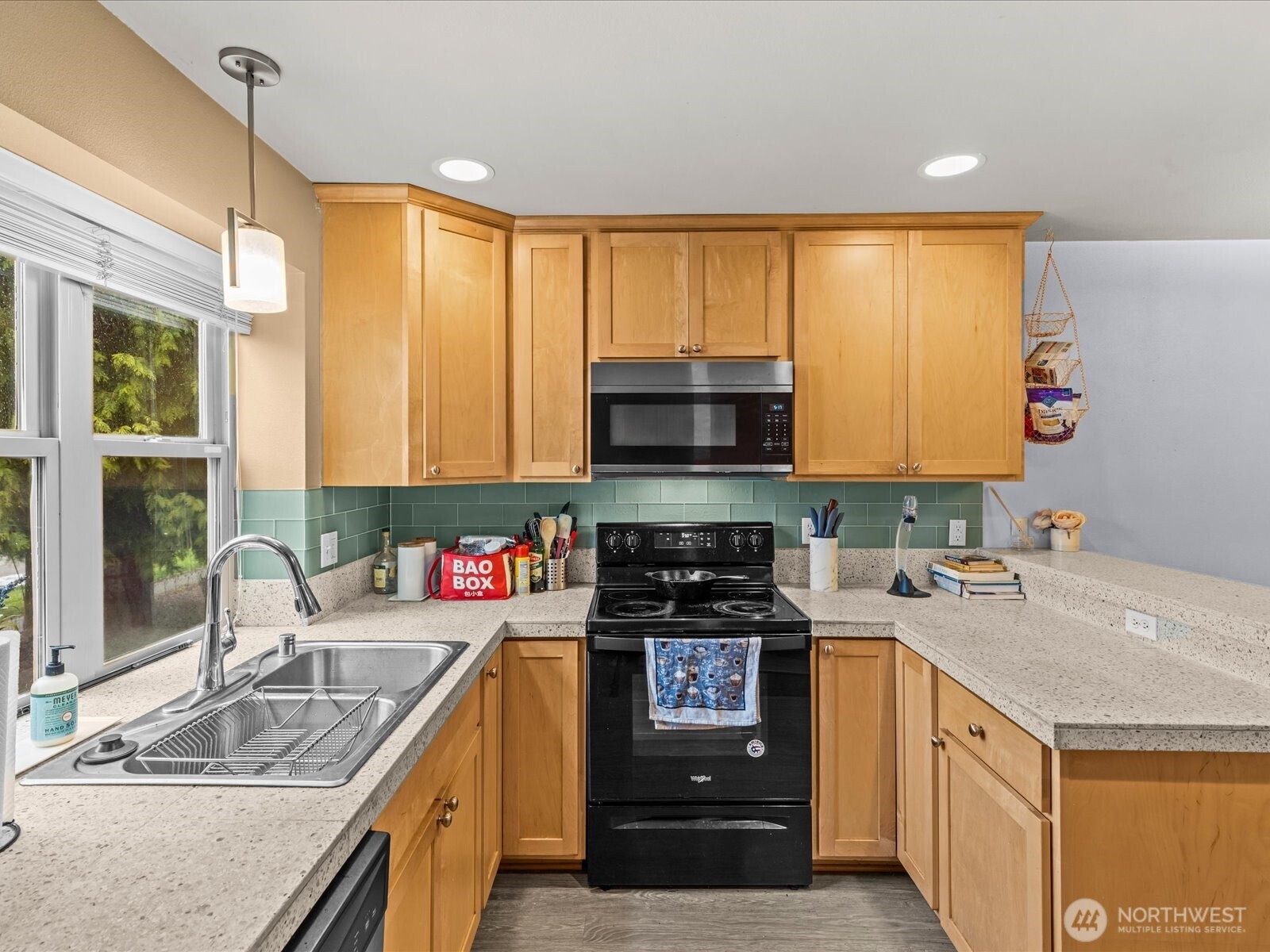 9010 18th Avenue SW #B, Seattle, WA 98106