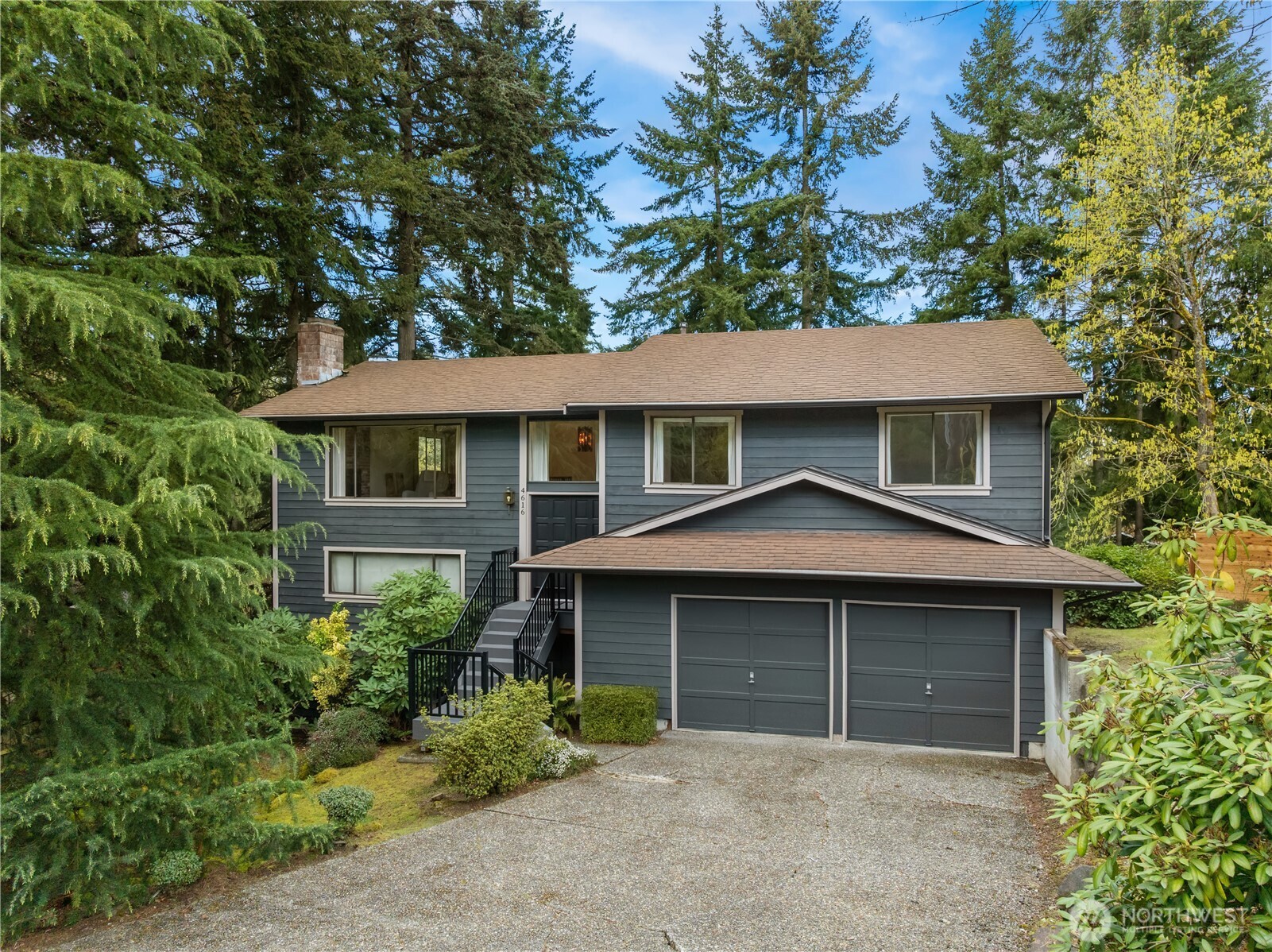 4616 NE 201st Place , Lake Forest Park, WA 98155