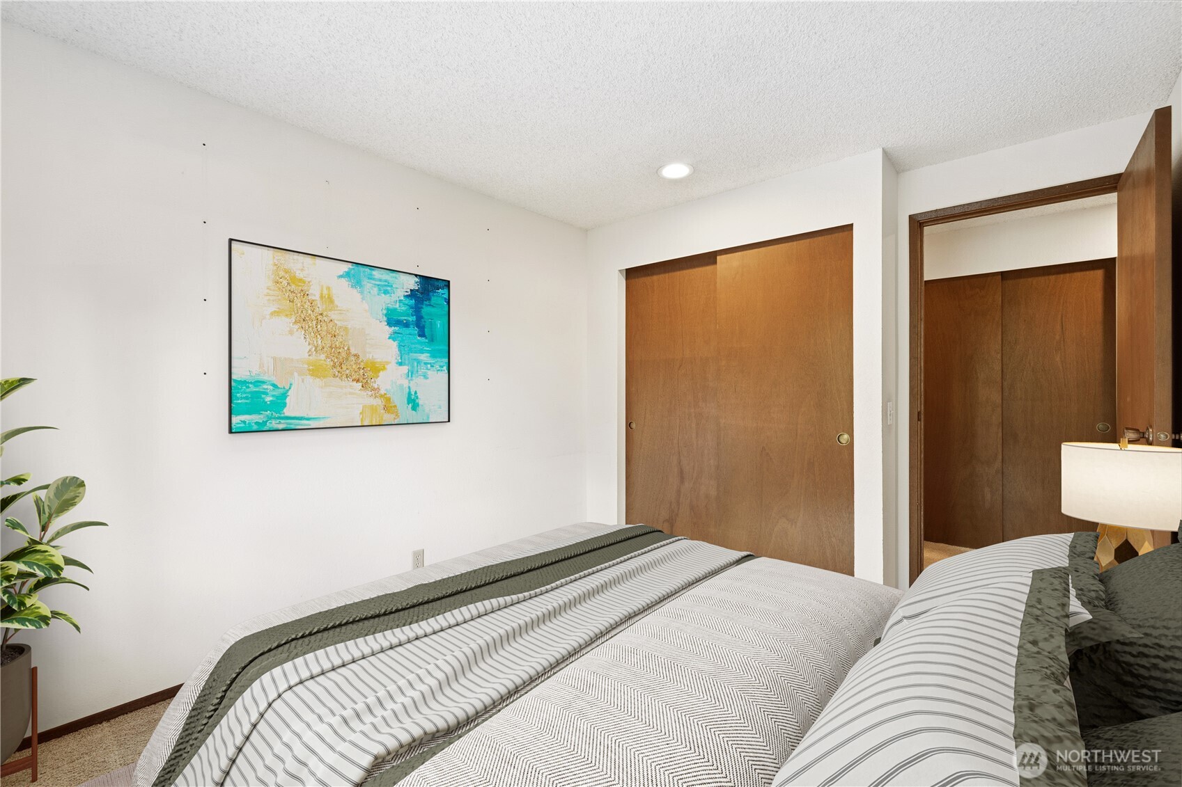 4616 NE 201st Place , Lake Forest Park, WA 98155