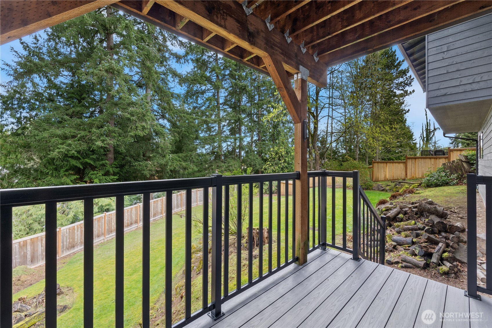 4616 NE 201st Place , Lake Forest Park, WA 98155