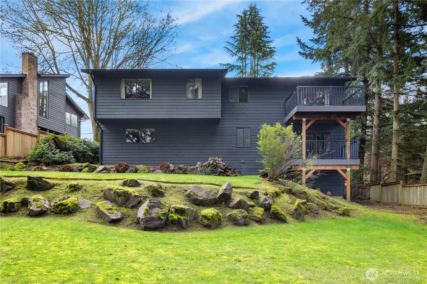 4616 NE 201st Place , Lake Forest Park, WA 98155