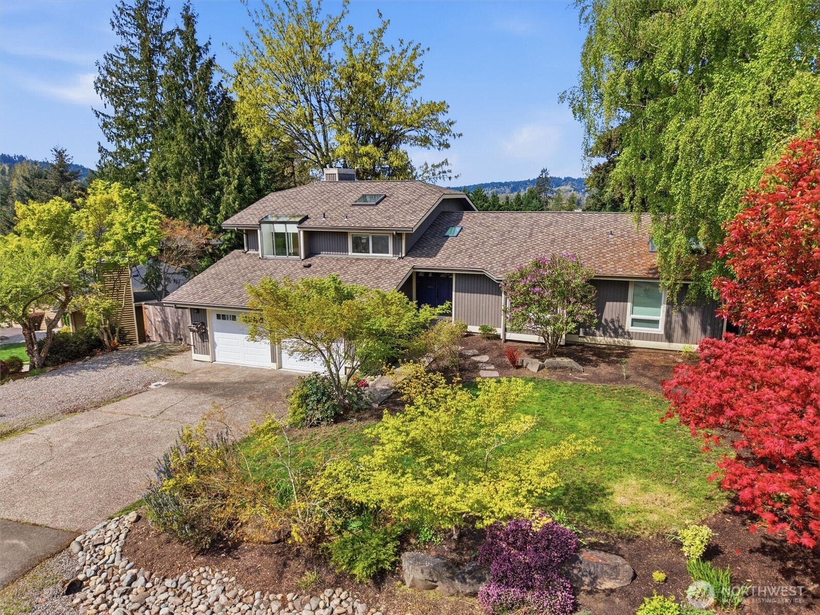 1040 NW Honeywood Place , Issaquah, WA 98027