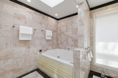 1040 NW Honeywood Place , Issaquah, WA 98027 - Photo 21