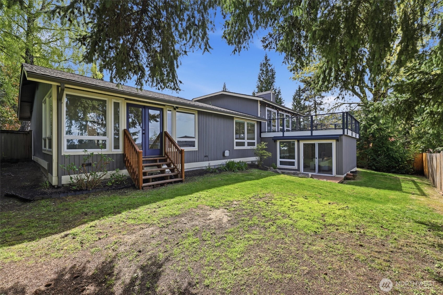 1040 NW Honeywood Place , Issaquah, WA 98027