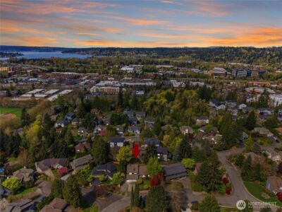 1040 NW Honeywood Place , Issaquah, WA 98027 - Photo 33
