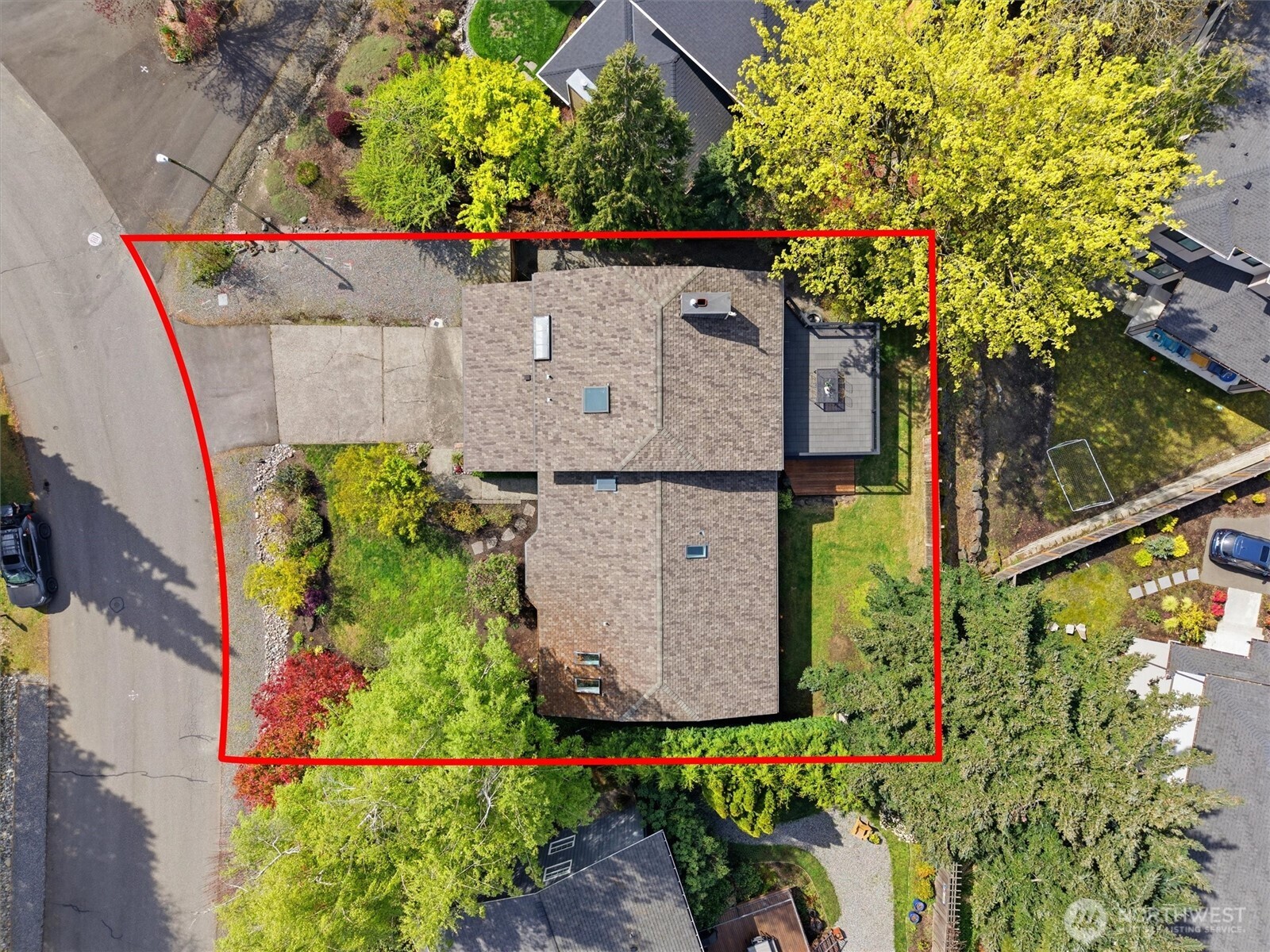 1040 NW Honeywood Place , Issaquah, WA 98027