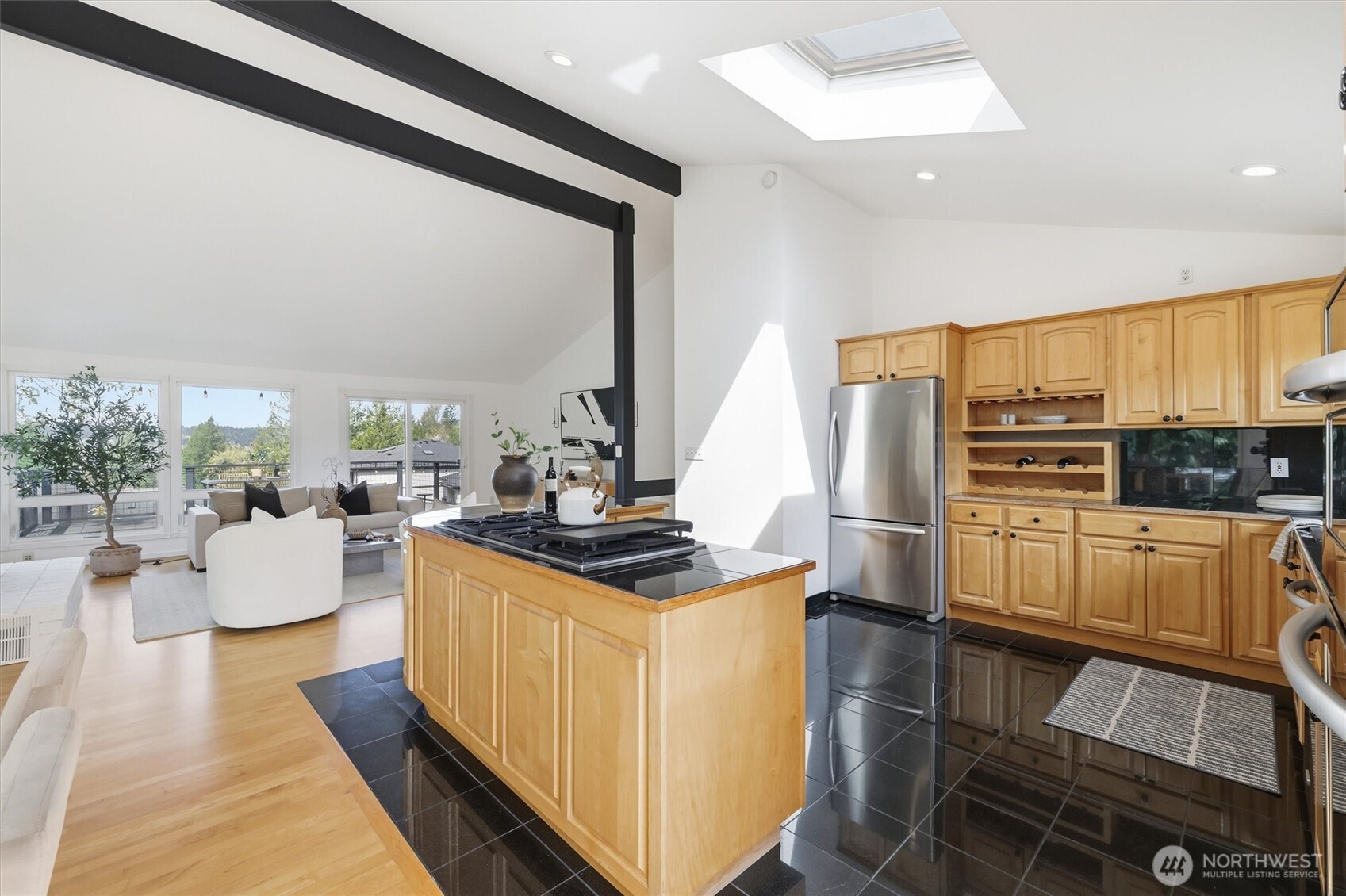 1040 NW Honeywood Place , Issaquah, WA 98027