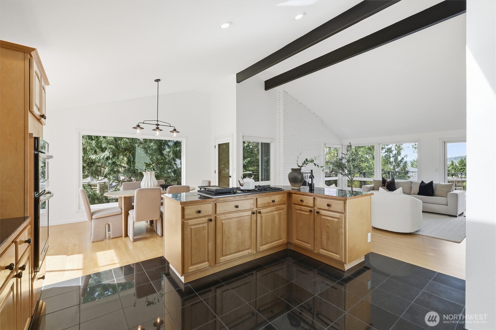 1040 NW Honeywood Place , Issaquah, WA 98027
