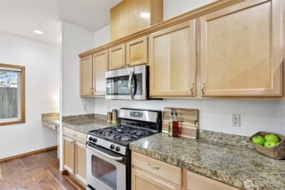 18870 108th Lane SE, Renton, WA 98055-6401 - Photo 13