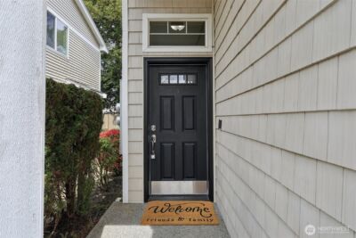 18870 108th Lane SE, Renton, WA 98055-6401 - Photo 4