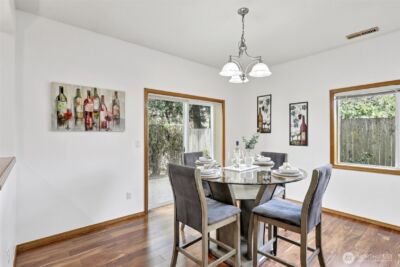 18870 108th Lane SE, Renton, WA 98055-6401 - Photo 8