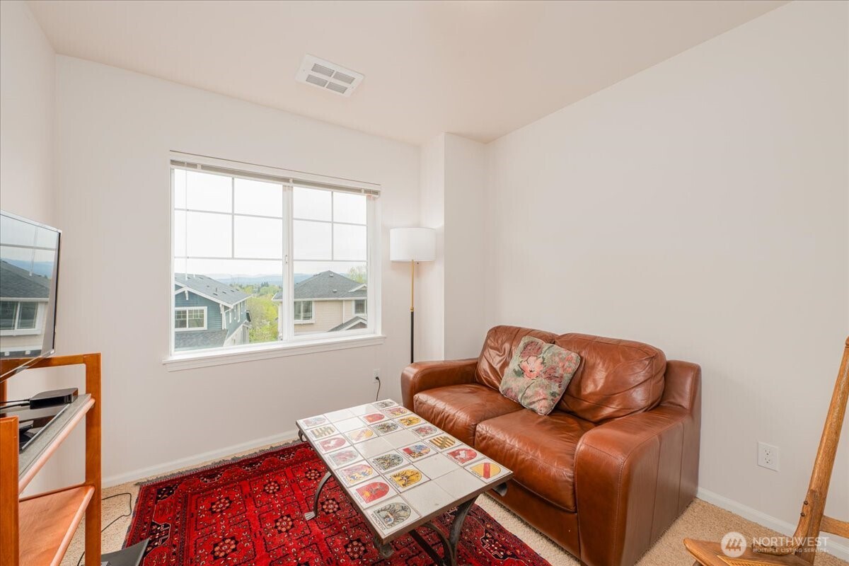 6910 31st Avenue SW, Seattle, WA 98126