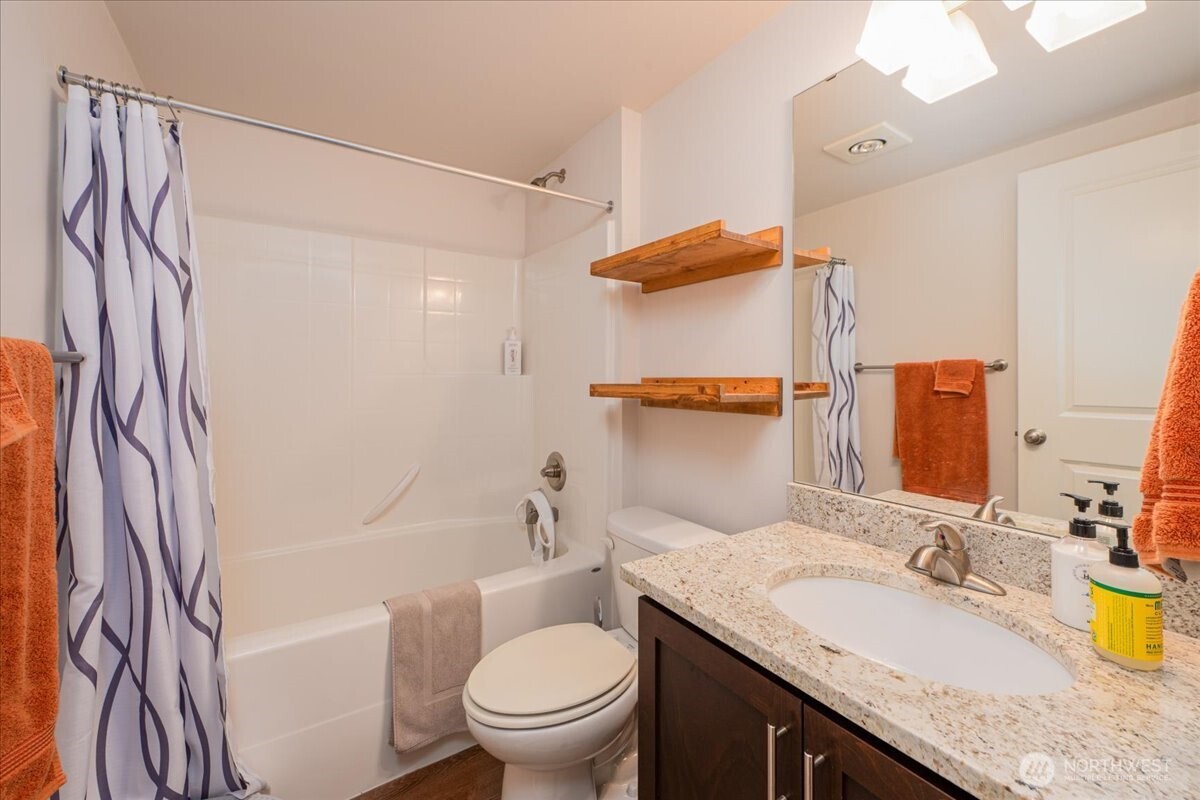 6910 31st Avenue SW, Seattle, WA 98126