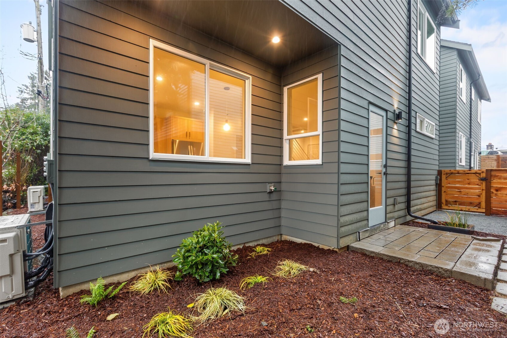 3550 S Dawson Street , Seattle, WA 98118