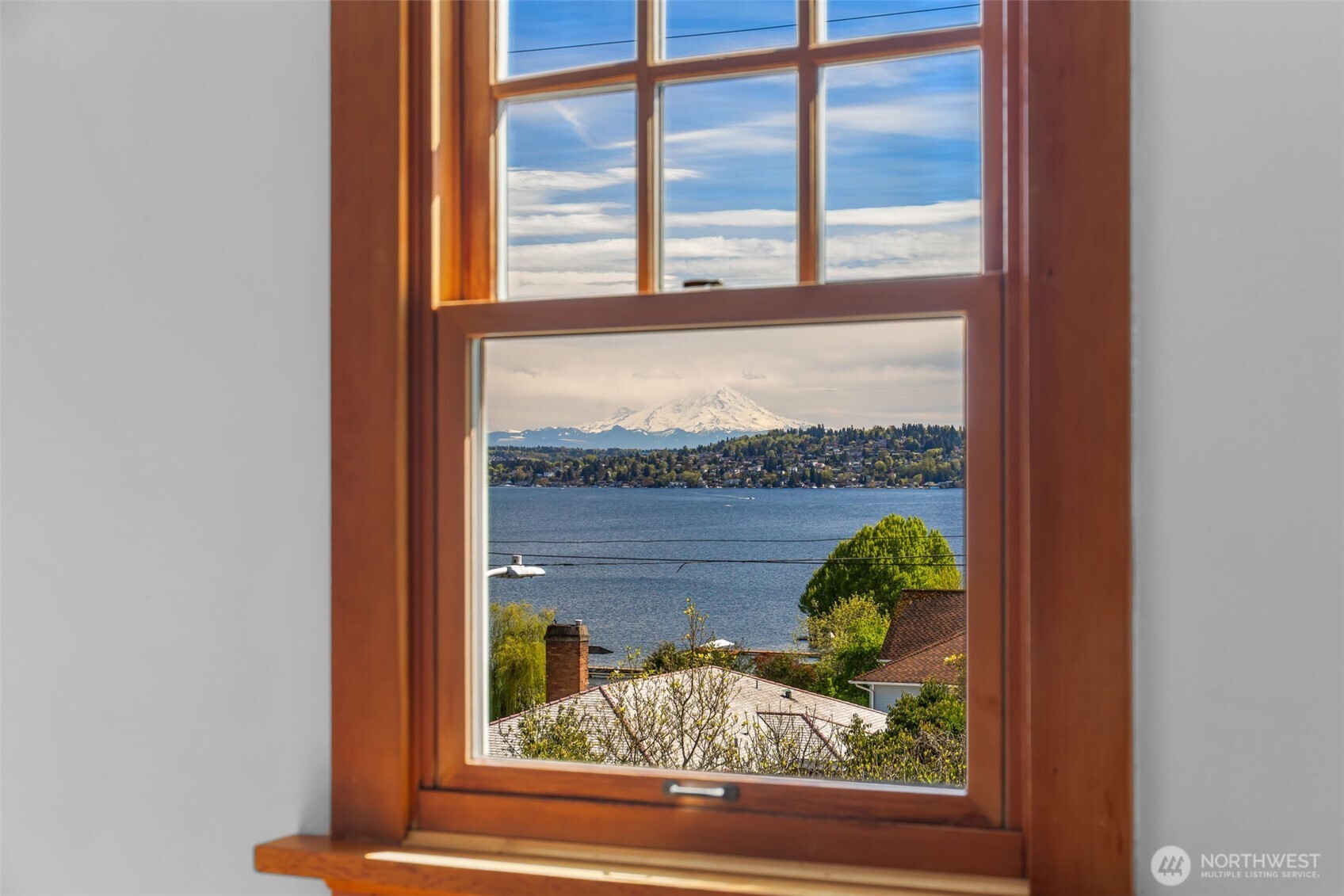 5602 S Willow Street , Seattle, WA 98118