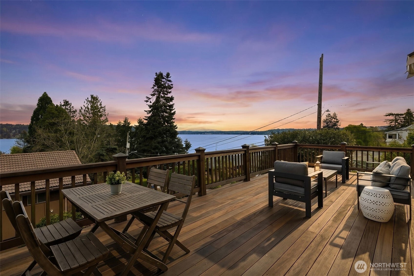 5602 S Willow Street , Seattle, WA 98118