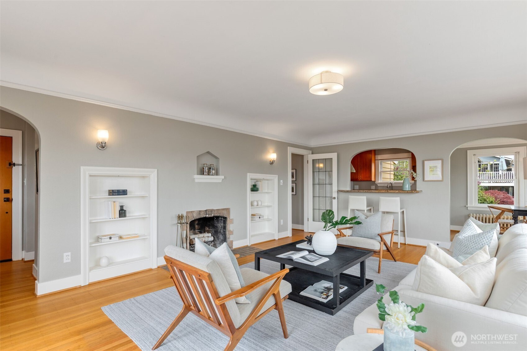 5602 S Willow Street , Seattle, WA 98118