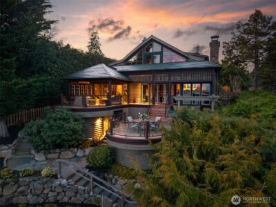 1121 Irene Place NE, Bainbridge Island, WA 98110 - Photo 2