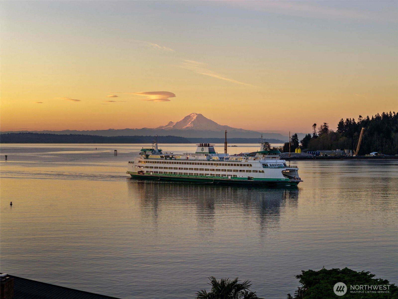 1121 Irene Place NE, Bainbridge Island, WA 98110