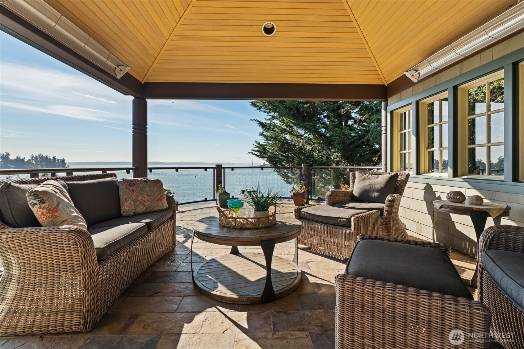 1121 Irene Place NE, Bainbridge Island, WA 98110