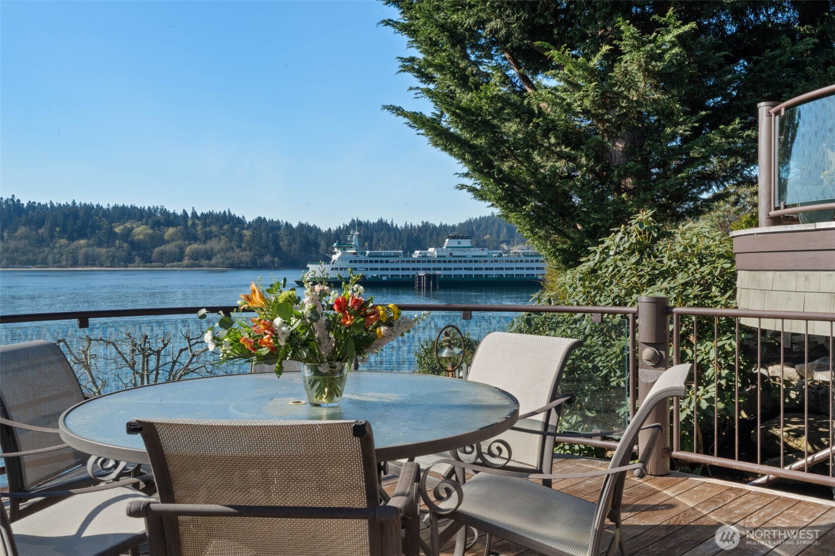 1121 Irene Place NE, Bainbridge Island, WA 98110
