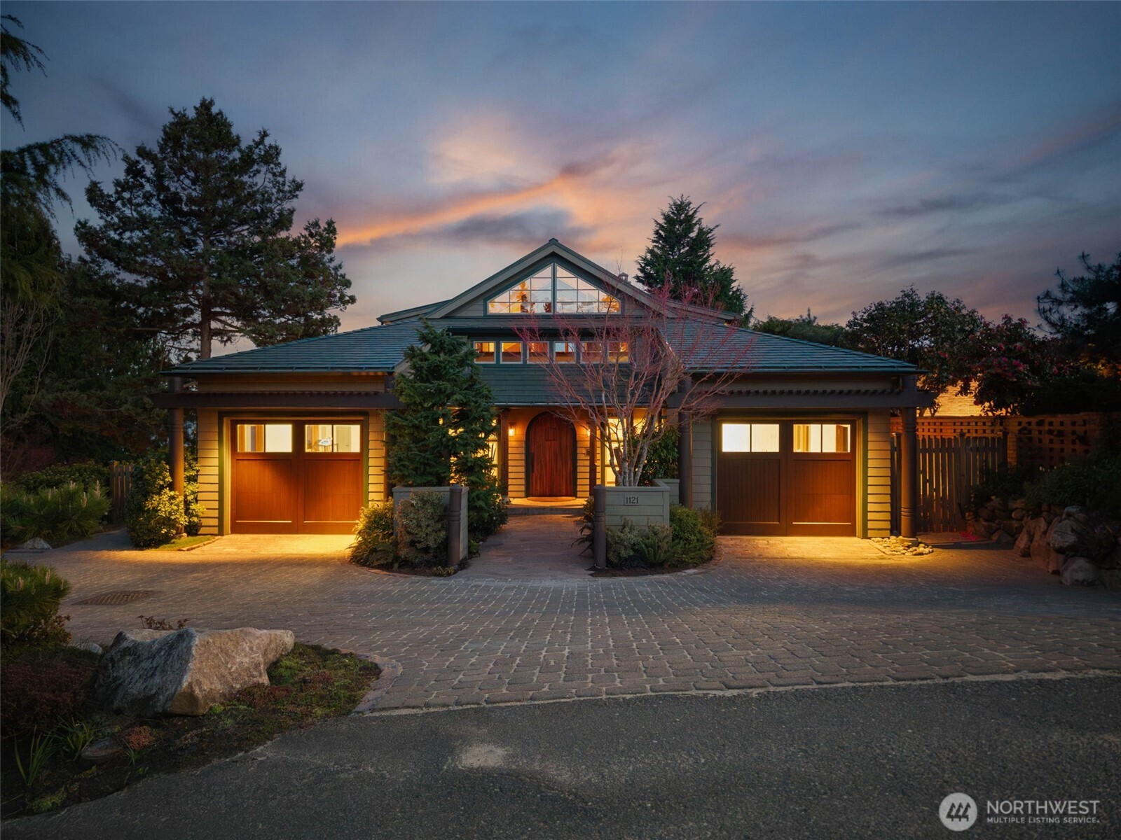 1121 Irene Place NE, Bainbridge Island, WA 98110