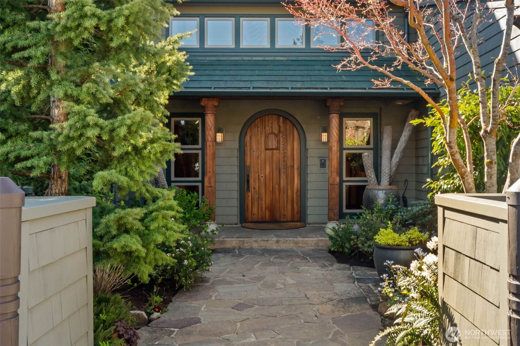 1121 Irene Place NE, Bainbridge Island, WA 98110