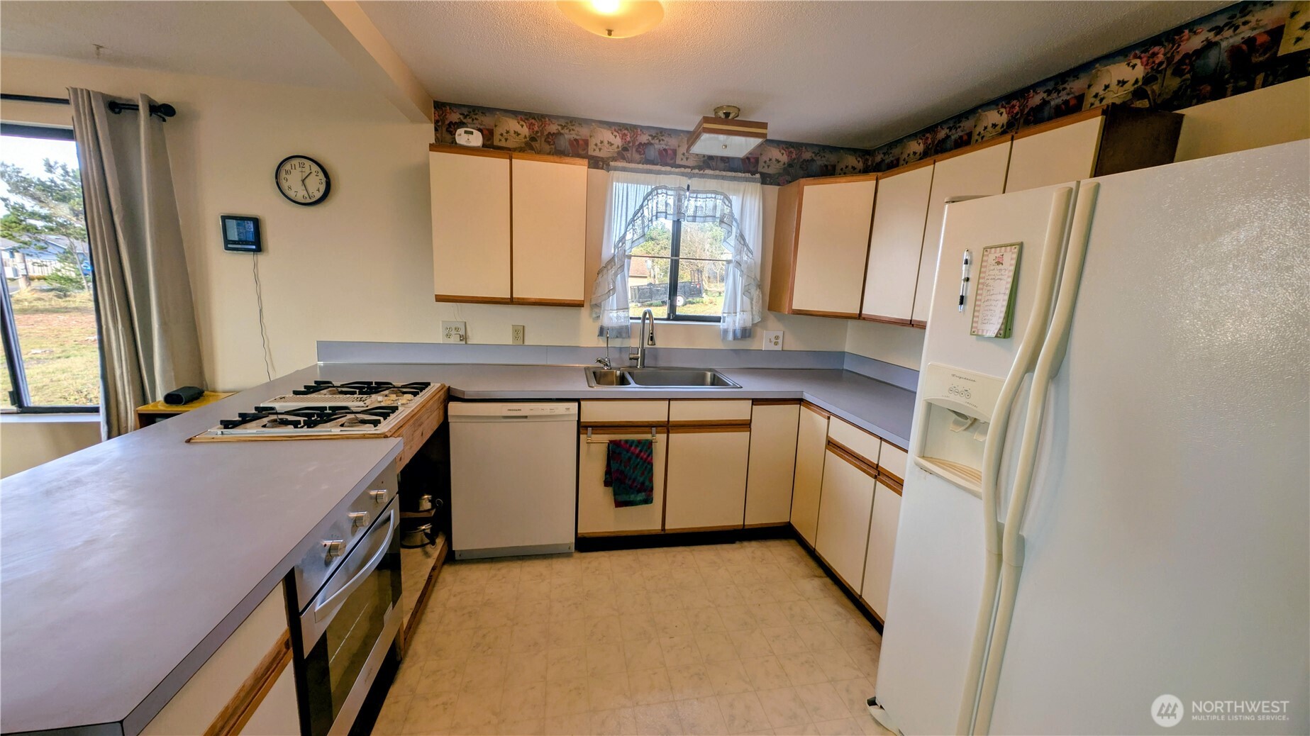 33612 I Street , Ocean Park, WA 98640