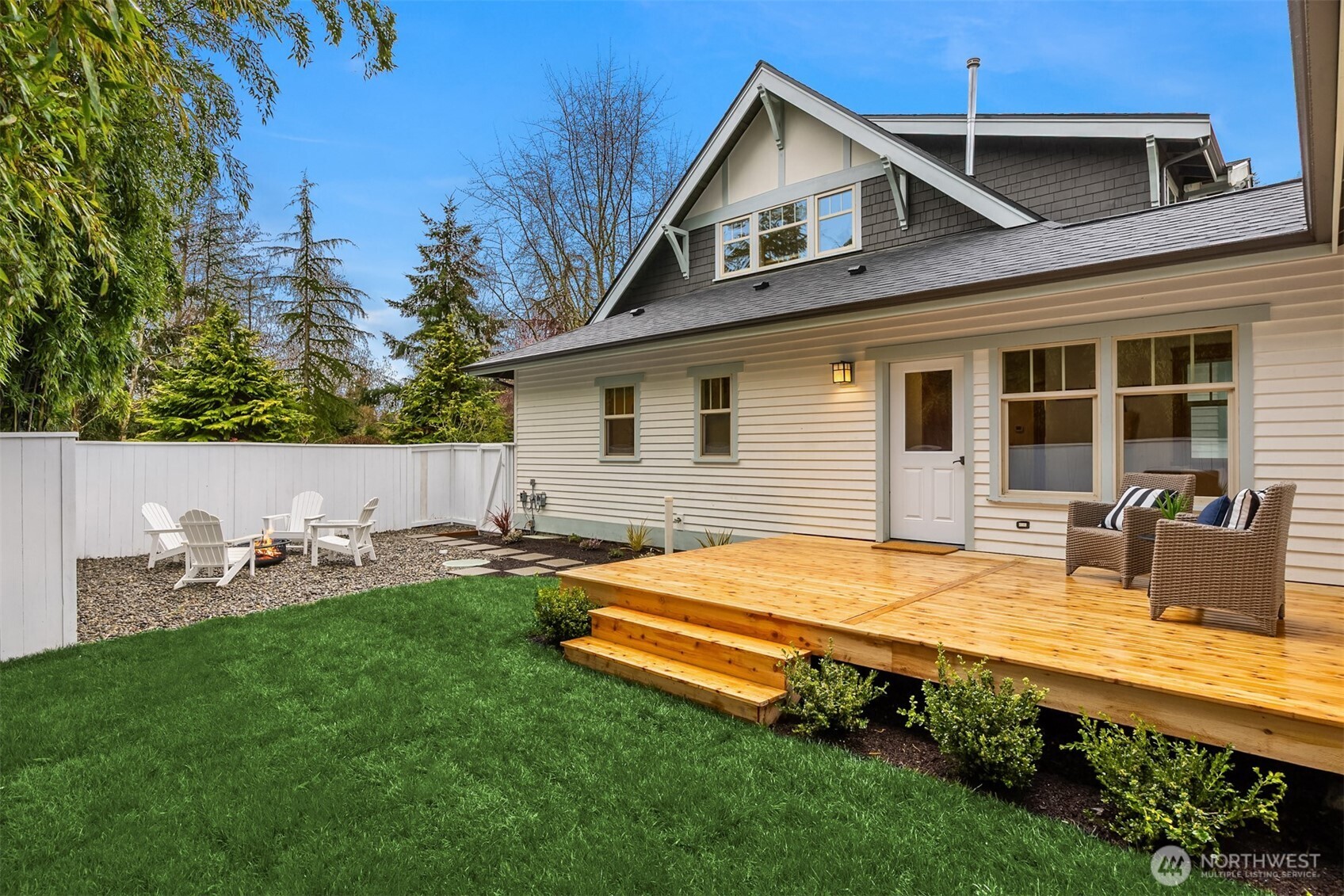 10202 Rodal Court NE, Bainbridge Island, WA 98110