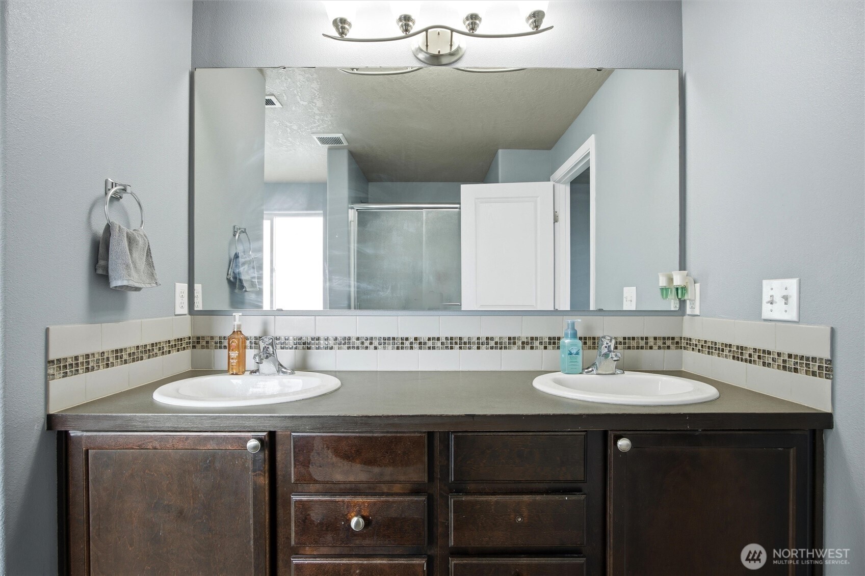 439 S Texas Street , Kennewick, WA 99336
