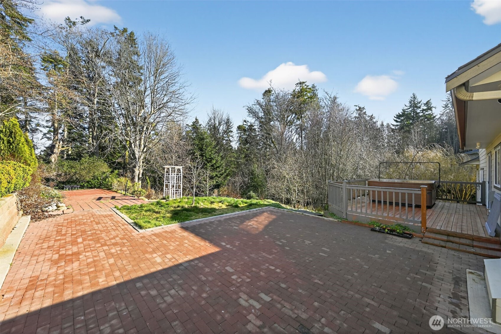 844 Holbeck Drive , Camano Island, WA 98282