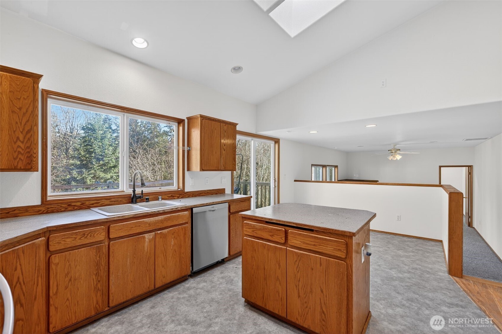 844 Holbeck Drive , Camano Island, WA 98282
