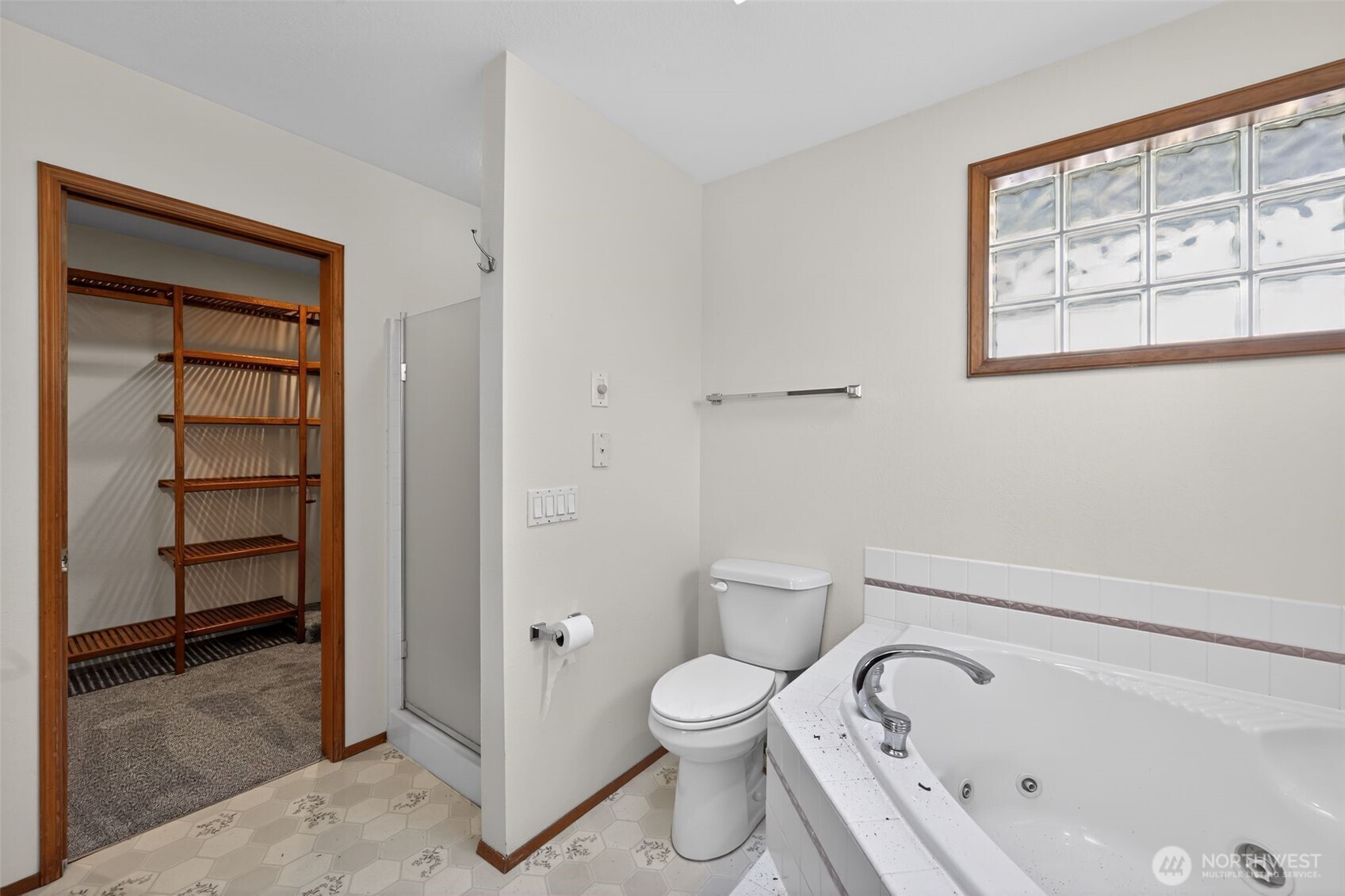 844 Holbeck Drive , Camano Island, WA 98282
