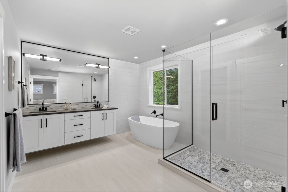 15008 75th Avenue NE, Kenmore, WA 98028