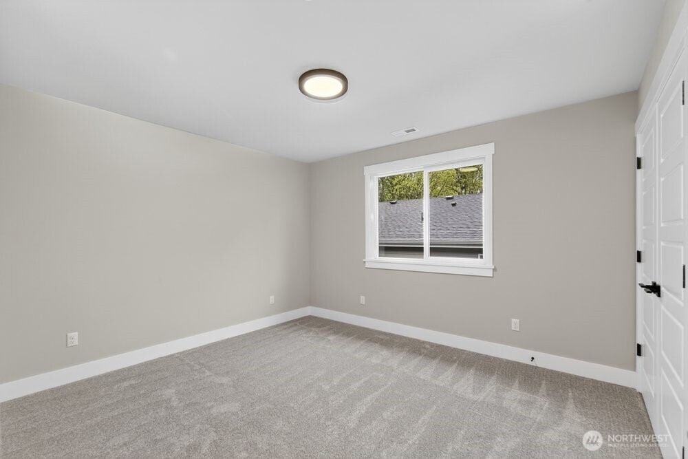15008 75th Avenue NE, Kenmore, WA 98028