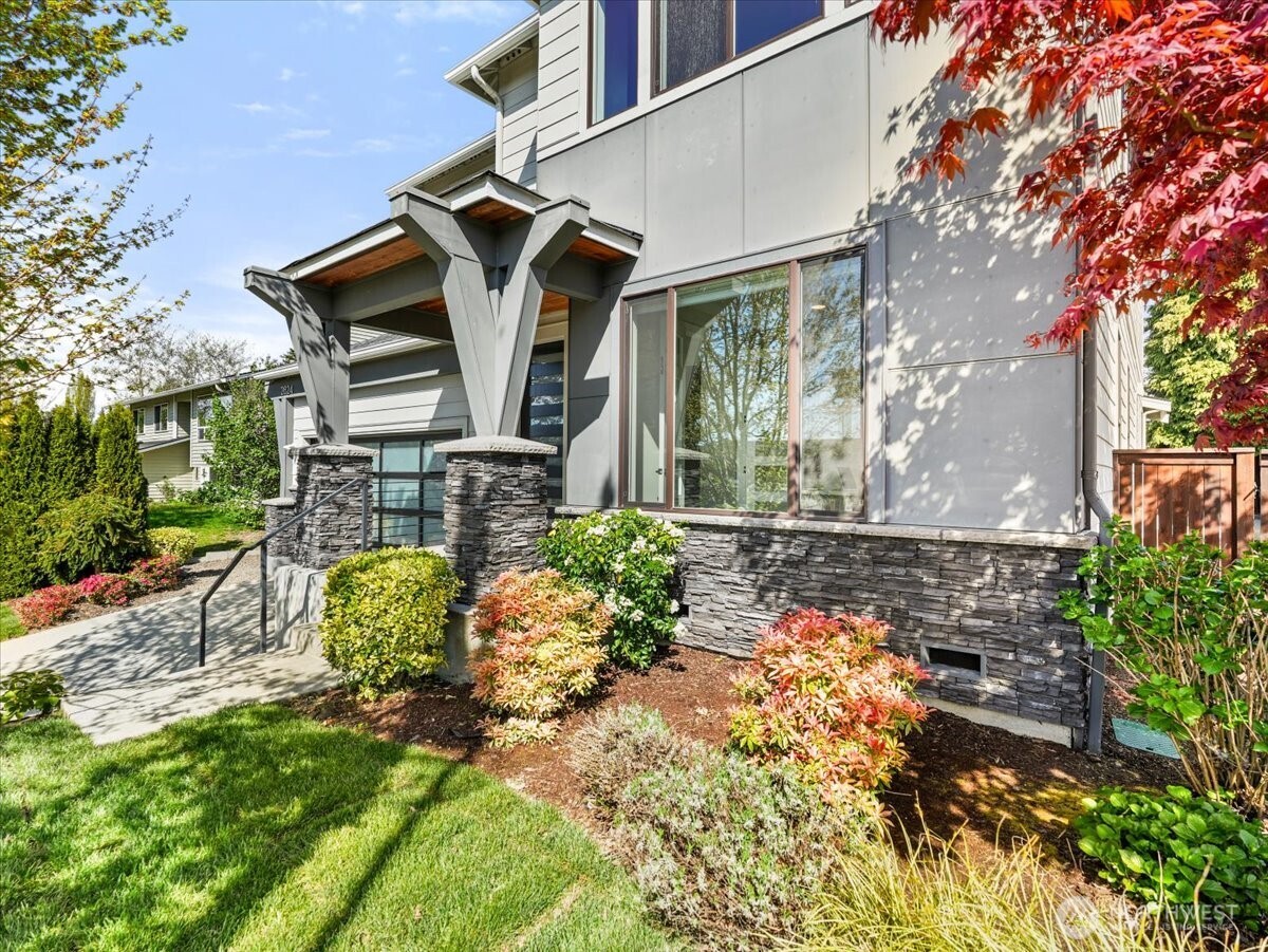 2824 Park Avenue N, Renton, WA 98056