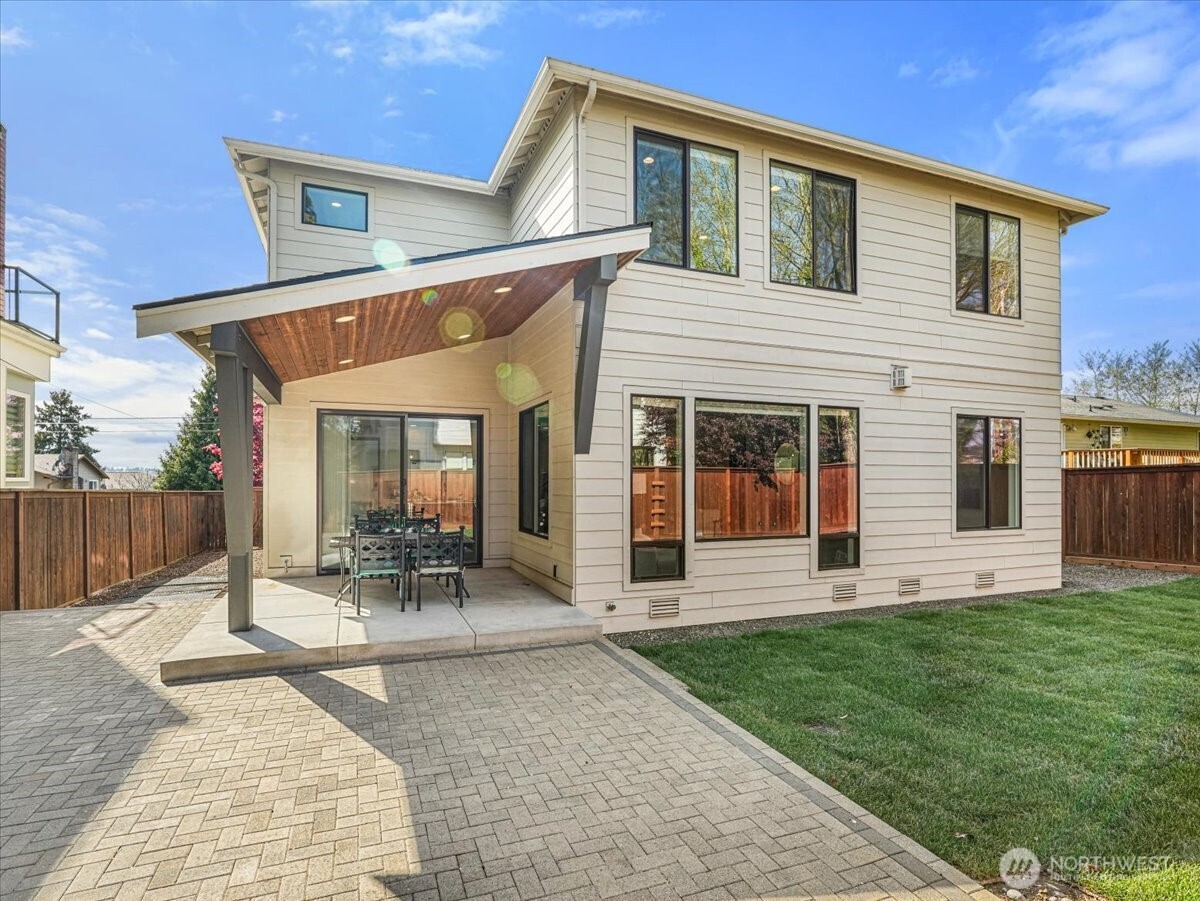 2824 Park Avenue N, Renton, WA 98056