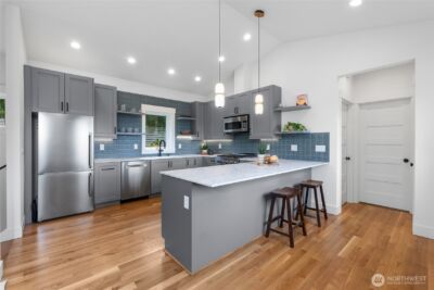 2708 1st Avenue W, Seattle, WA 98119 - Photo 12