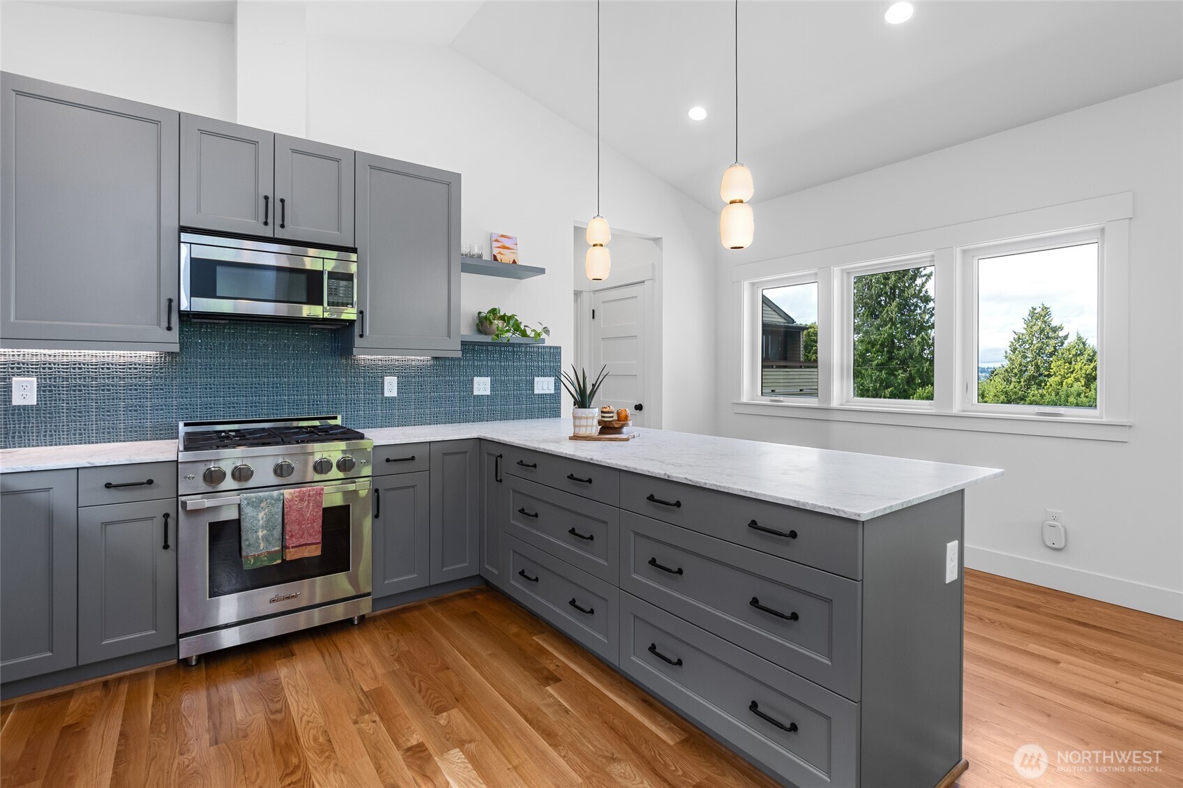 2708 1st Avenue W, Seattle, WA 98119