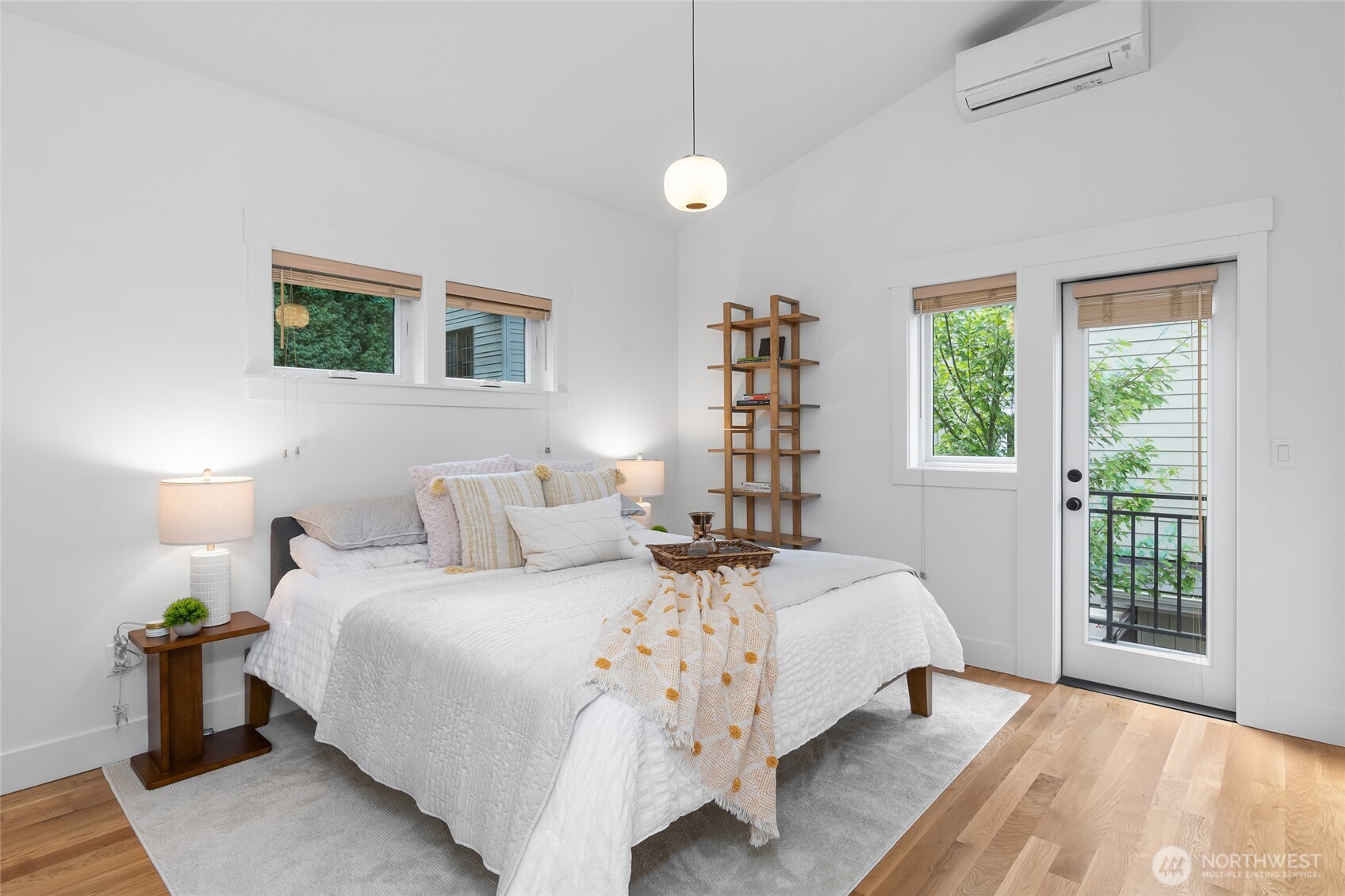 2708 1st Avenue W, Seattle, WA 98119