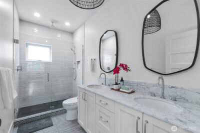 2708 1st Avenue W, Seattle, WA 98119 - Photo 22