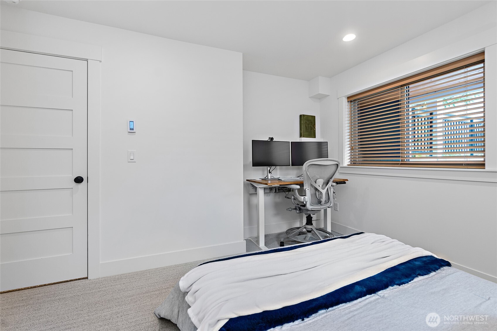 2708 1st Avenue W, Seattle, WA 98119