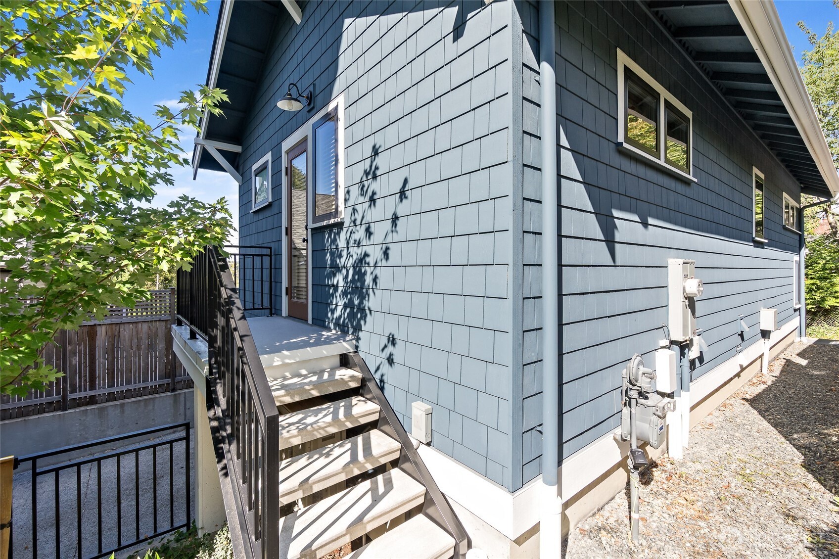 2708 1st Avenue W, Seattle, WA 98119