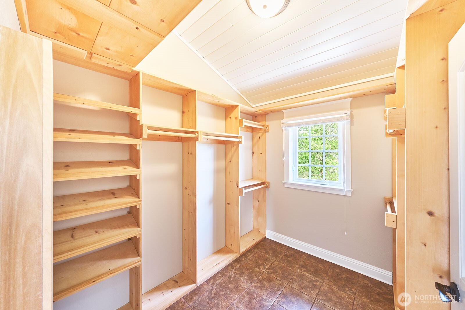 205 26th Street NW, Long Beach, WA 98631