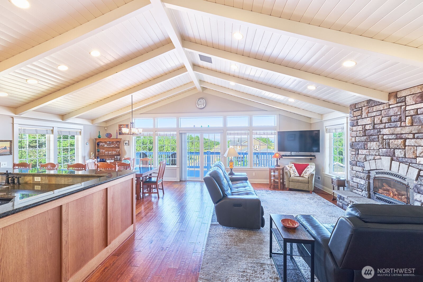 205 26th Street NW, Long Beach, WA 98631
