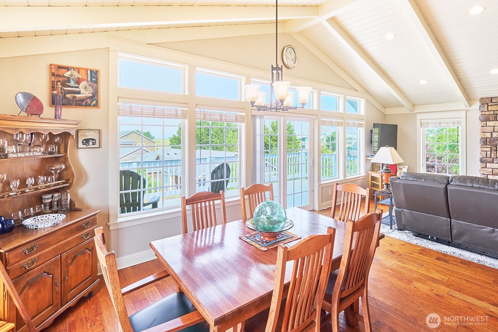 205 26th Street NW, Long Beach, WA 98631