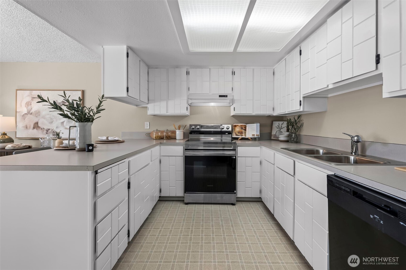 296 298 North Shore Boulevard , Fox Island, WA 98333