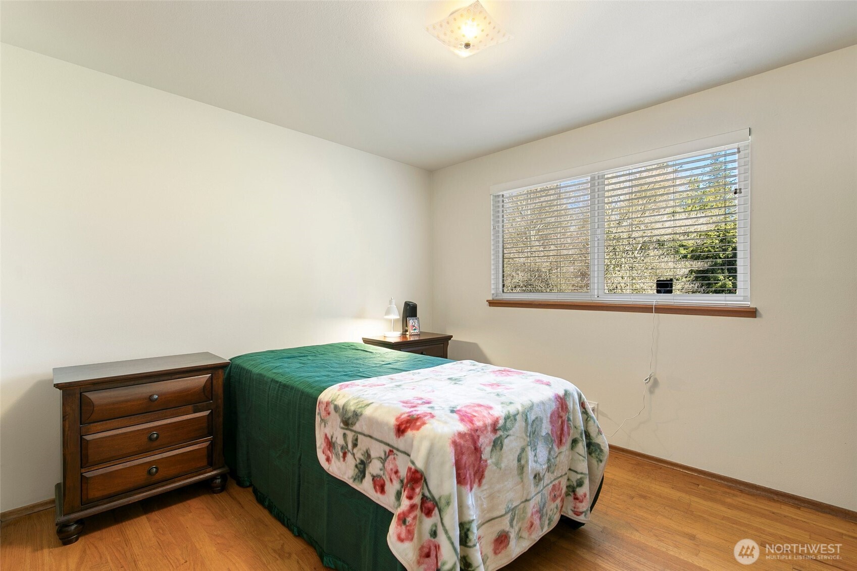 135 NW 181st Street , Shoreline, WA 98177